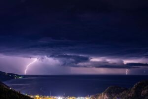 Fulmini su mare ligure