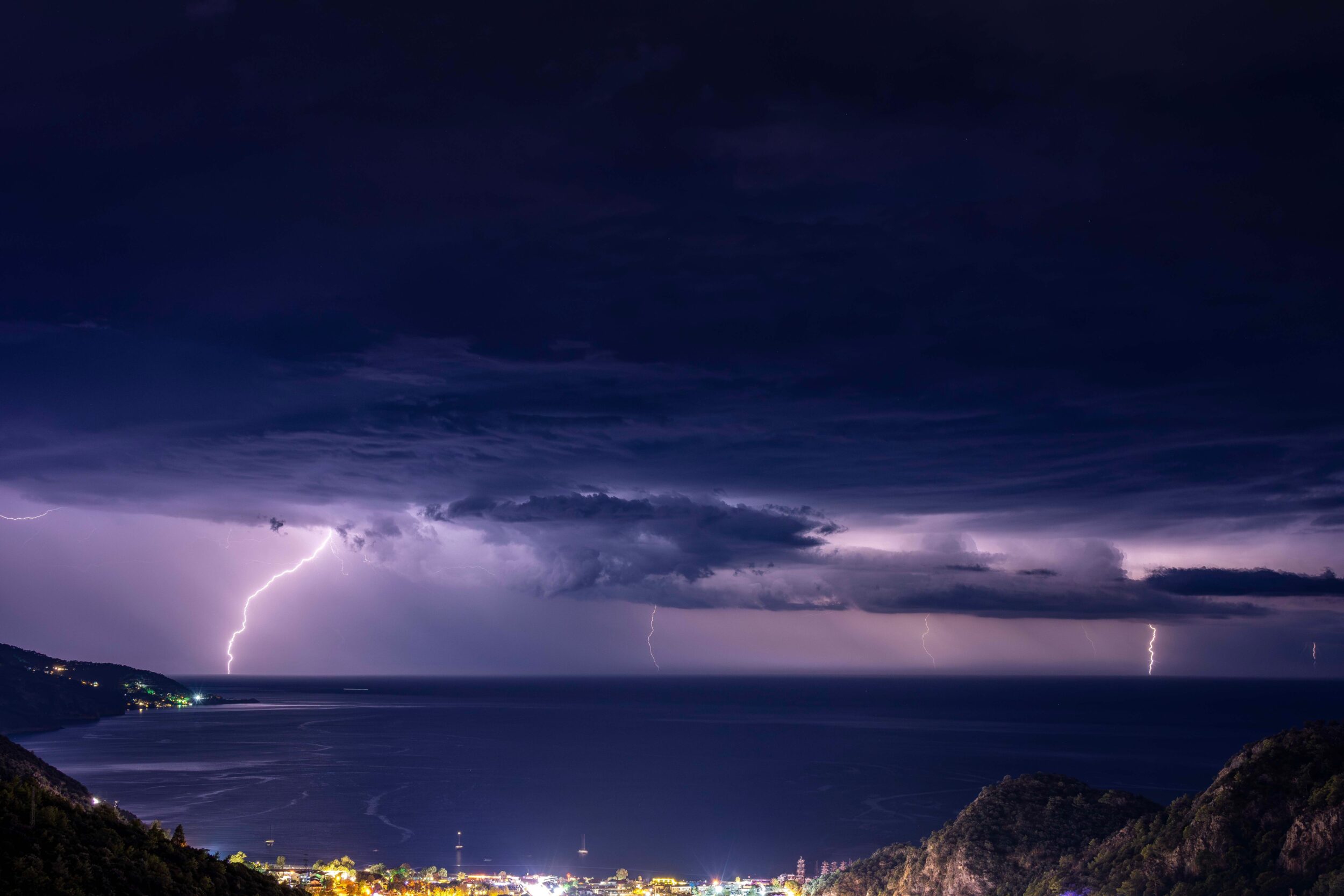 Fulmini su mare ligure